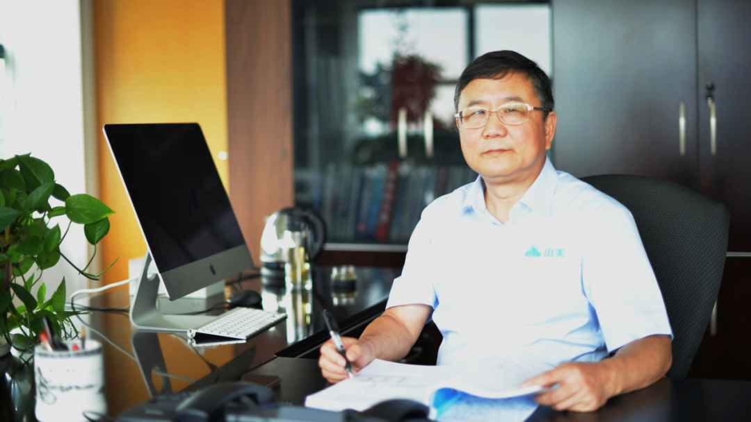 楊安民從業(yè)卅五周年系列報(bào)道--“三十五年磨一劍，山更美，業(yè)更精”專訪